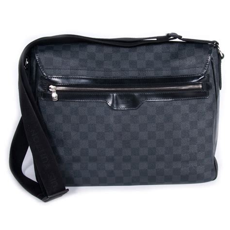 louis vuitton daniel messenger bag|louis vuitton unisex bag.